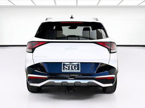 Glacial White Pearl 2023 Kia Sportage SX