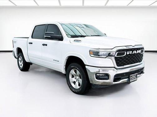Bright White Clearcoat 2025 RAM 1500 Big Horn/Lone Star