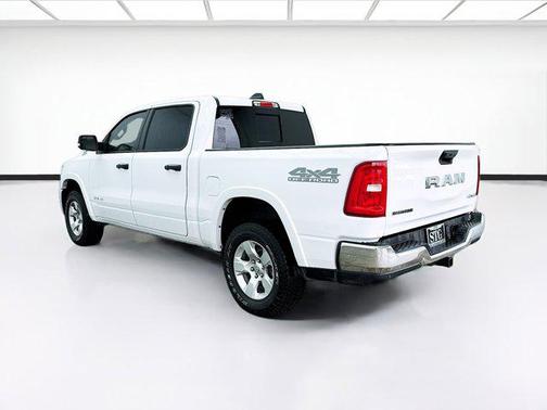 Bright White Clearcoat 2025 RAM 1500 Big Horn/Lone Star