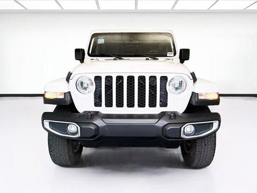 Bright White Clearcoat 2022 Jeep Gladiator Sport S