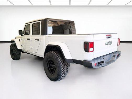 Bright White Clearcoat 2022 Jeep Gladiator Sport S