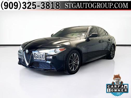 Alfa Black 2018 Alfa Romeo Giulia Base
