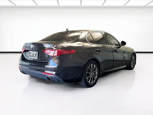 Alfa Black 2018 Alfa Romeo Giulia Base