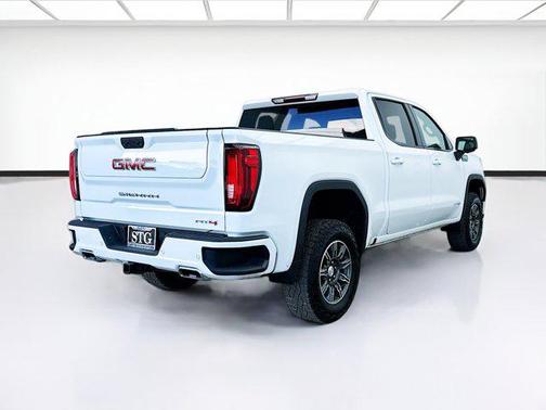 Summit White 2025 GMC Sierra 1500 AT4
