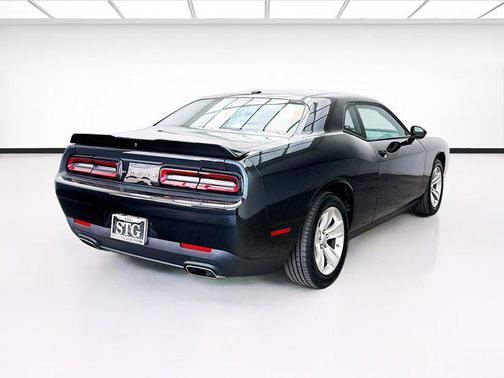 Pitch Black Clearcoat 2022 Dodge Challenger SXT