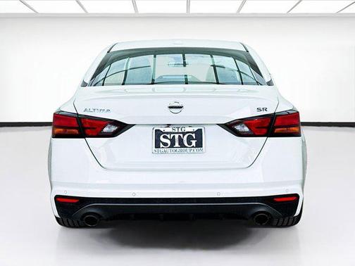 2021 Nissan Altima SR FWD