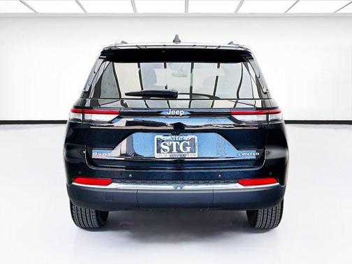Diamond Black Crystal Pearlcoat 2025 Jeep Grand Cherokee Limited