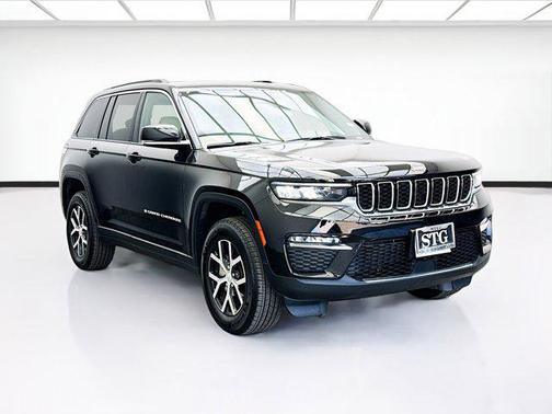 Diamond Black Crystal Pearlcoat 2025 Jeep Grand Cherokee Limited