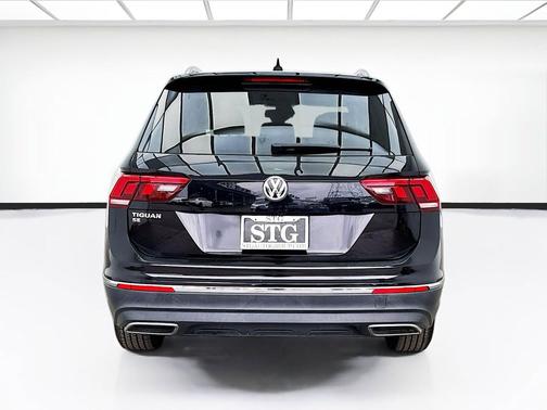 Deep Black 2020 Volkswagen Tiguan 2.0T SE