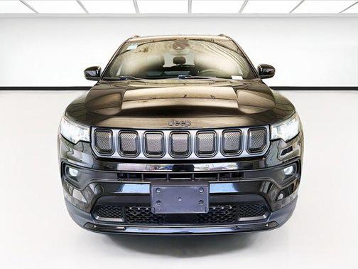 Diamond Black Crystal Pearlcoat 2022 Jeep Compass Latitude