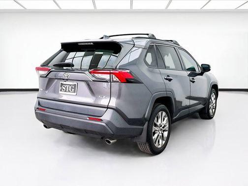 2020 Toyota RAV4 XLE Premium