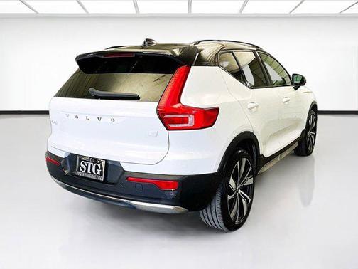 2022 Volvo XC40 Recharge Pure Electric P8 Twin Ultimate