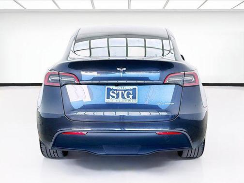 2025 Tesla Model Y Long Range Dual Motor All-Wheel Drive