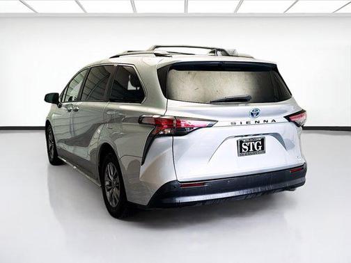2021 Toyota Sienna XLE 8 Passenger