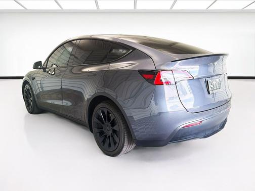 Midnight Silver Metallic 2023 Tesla Model Y Long Range Dual Motor All-Wheel Drive