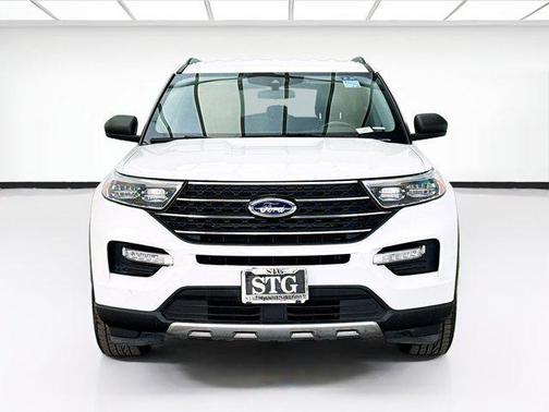 Oxford White 2023 Ford Explorer XLT
