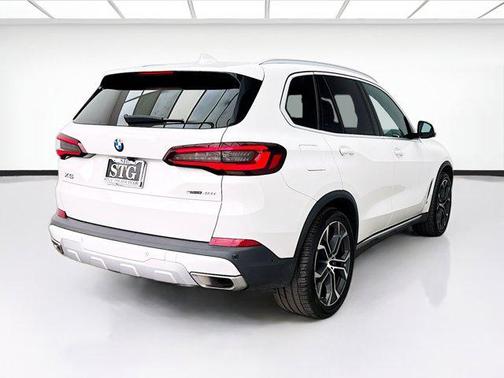 Alpine White 2023 BMW X5 sDrive40i