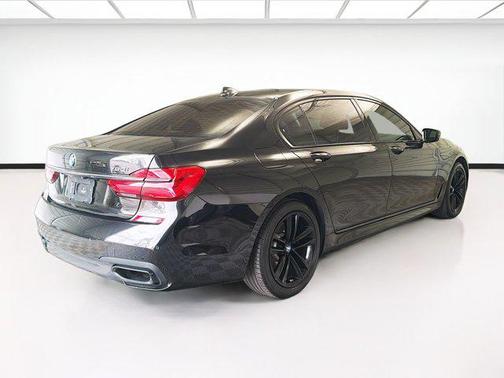 Black Sapphire Metallic 2016 BMW 750 I