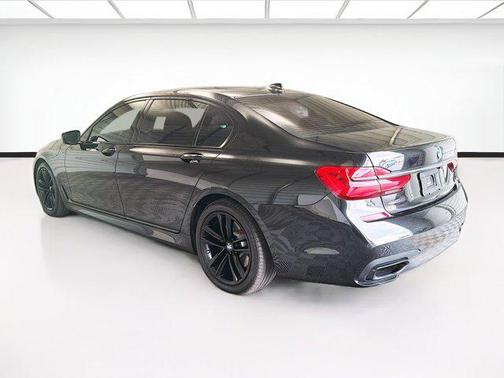 Black Sapphire Metallic 2016 BMW 750 I