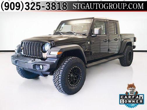Black Clearcoat 2020 Jeep Gladiator Sport S