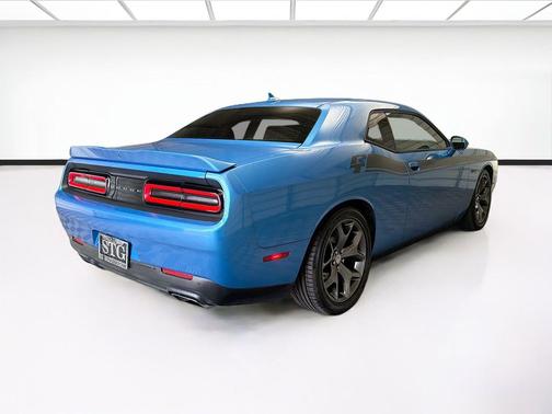 B5 Blue Pearl Coat 2015 Dodge Challenger R/T Plus