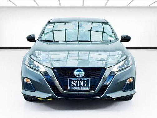 2021 Nissan Altima SR FWD