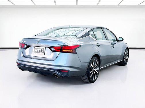 2021 Nissan Altima SR FWD