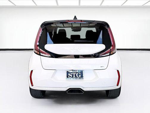 Snow White Pearl 2024 Kia Soul GT-Line