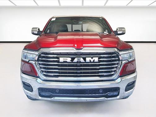 Delmonico Red Pearlcoat 2025 RAM 1500 Laramie