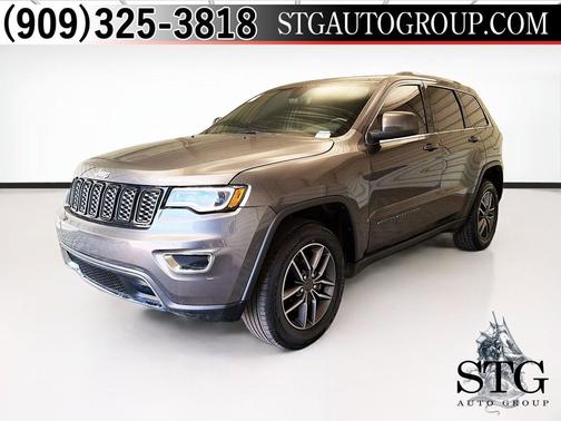 Granite Crystal Metallic Clearcoat 2020 Jeep Grand Cherokee Laredo