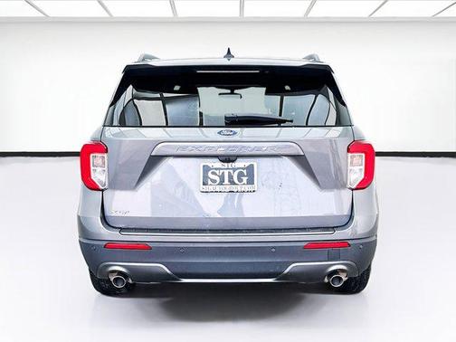 Carbonized Gray Metallic 2023 Ford Explorer XLT