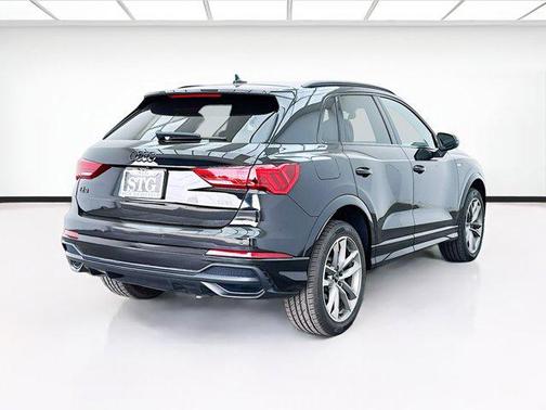 2021 Audi Q3 45 S line Premium