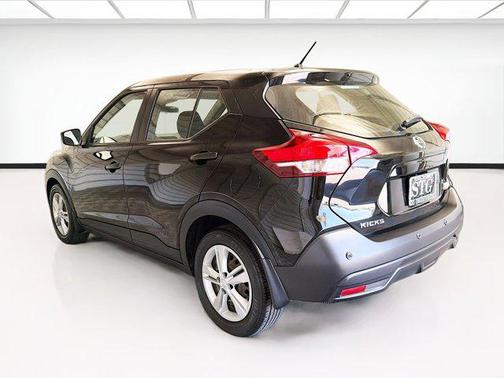 Super Black 2020 Nissan Kicks S