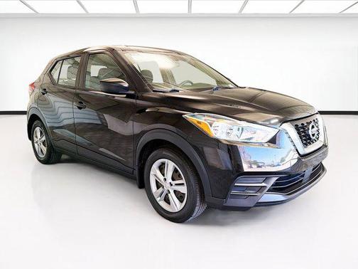 Super Black 2020 Nissan Kicks S