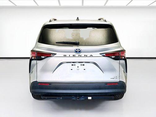2022 Toyota Sienna LE