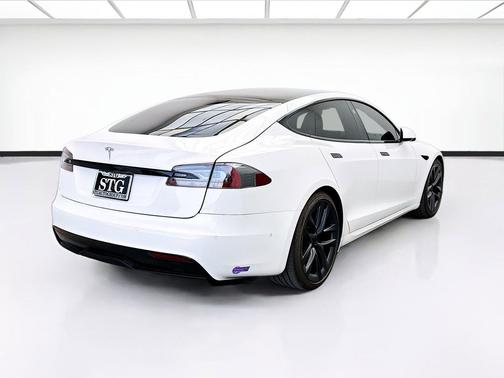 2022 Tesla Model S Base