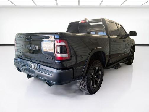 Diamond Black Crystal Pearlcoat 2020 RAM 1500 Rebel