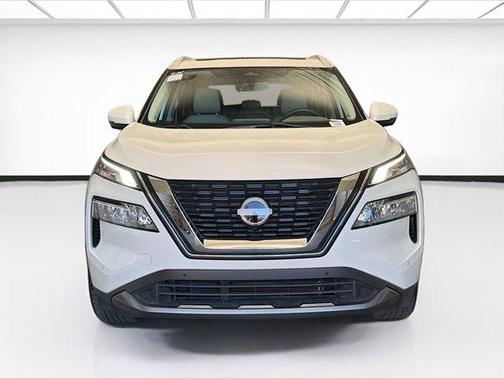 Pearl White Tricoat 2023 Nissan Rogue SL