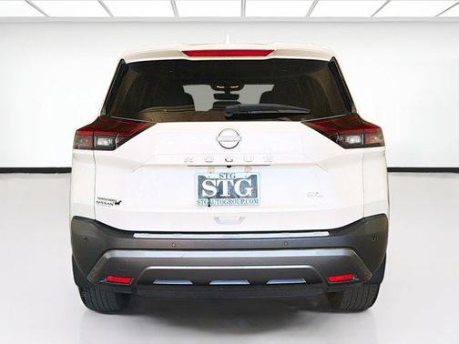 Pearl White Tricoat 2023 Nissan Rogue SL