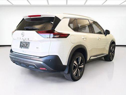 Pearl White Tricoat 2023 Nissan Rogue SL
