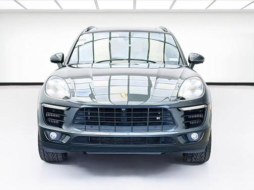 Gray Metallic 2017 Porsche Macan Macan