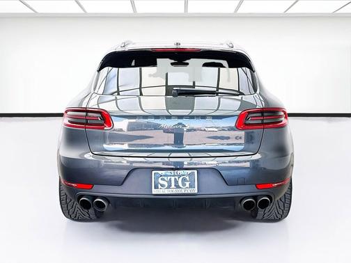 Gray Metallic 2017 Porsche Macan Macan
