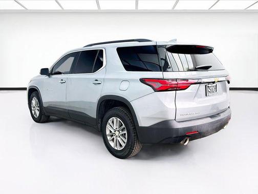 Sterling Gray Metallic 2023 Chevrolet Traverse LT Cloth