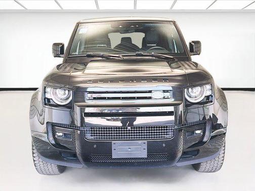 Santorini Black Metallic 2024 Land Rover Defender 110 P400 X-Dynamic SE