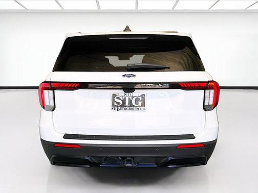 Star White Metallic Tri-Coat 2025 Ford Explorer ST-Line