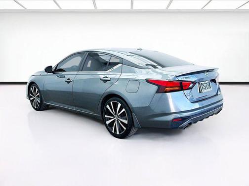 2020 Nissan Altima SR FWD
