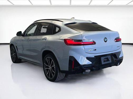 2025 BMW X4 xDrive30i
