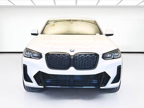 2025 BMW X4 xDrive30i