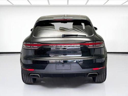 2021 Porsche Macan Base