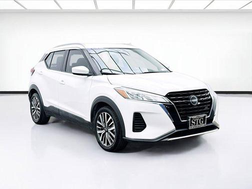 2022 Nissan Kicks SV